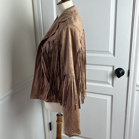 Western Style Fringed Jacket - Picture 7 of 12